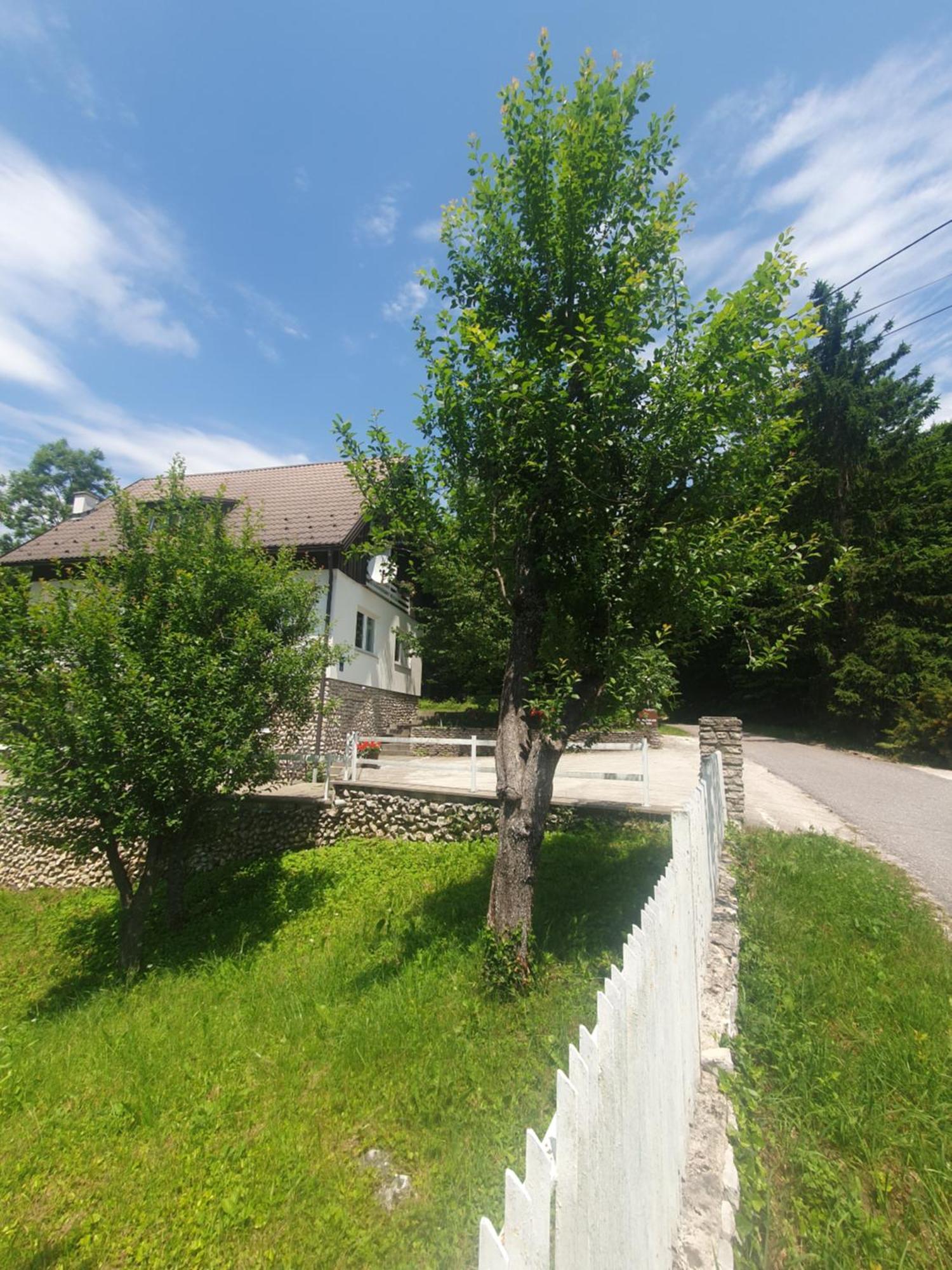 Guesthouse Nikola พลิตวิชกา เยเซรา ภายนอก รูปภาพ