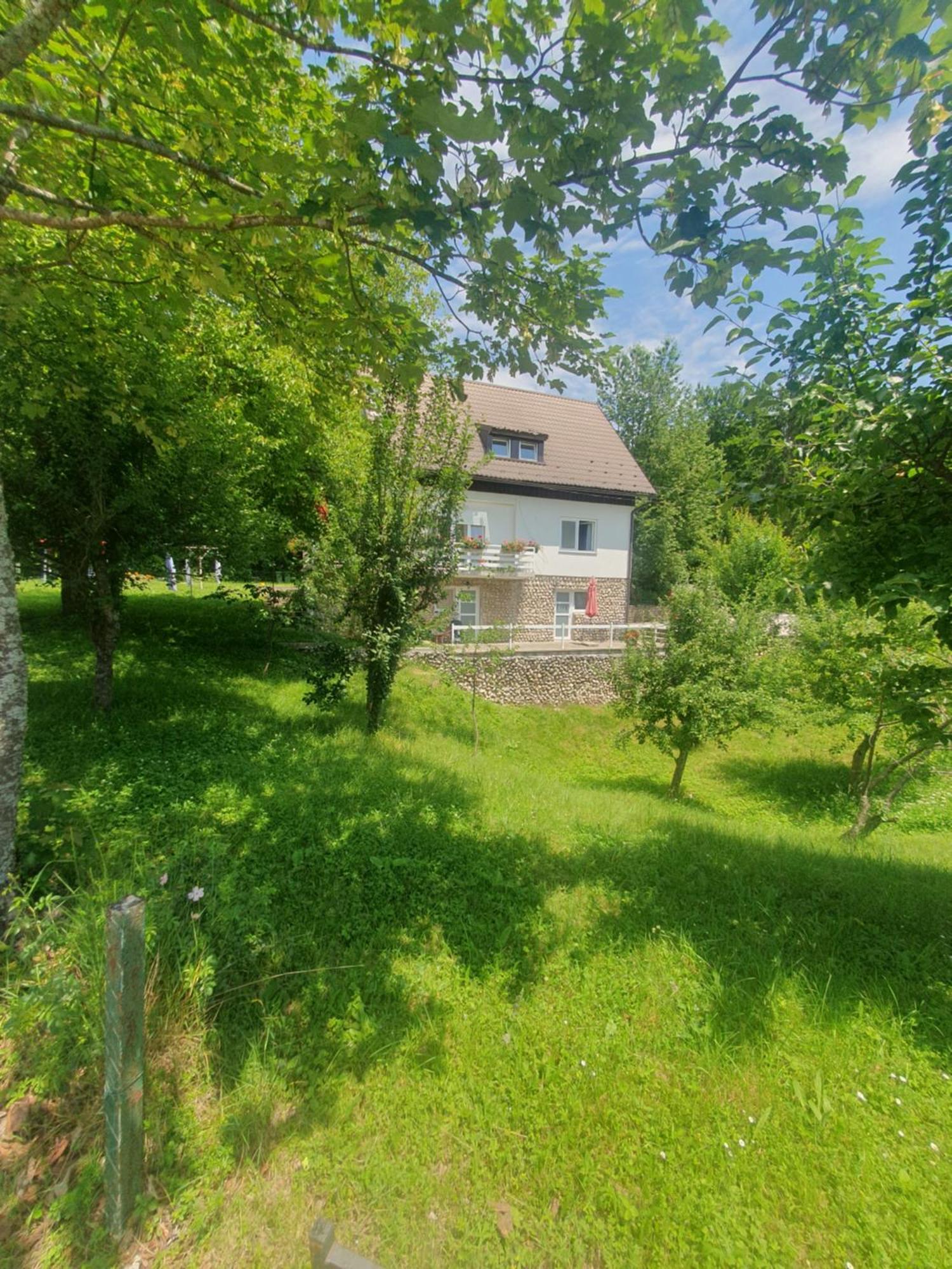 Guesthouse Nikola พลิตวิชกา เยเซรา ภายนอก รูปภาพ