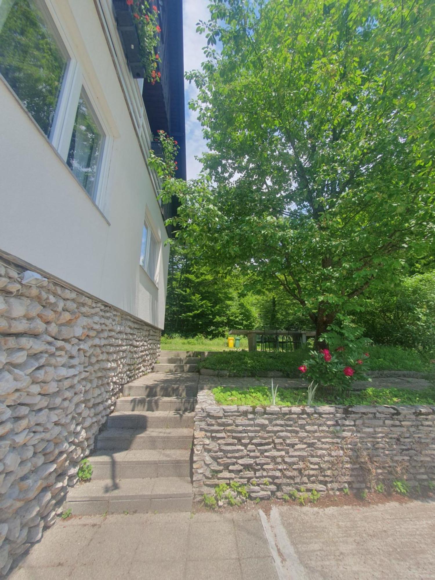 Guesthouse Nikola พลิตวิชกา เยเซรา ภายนอก รูปภาพ