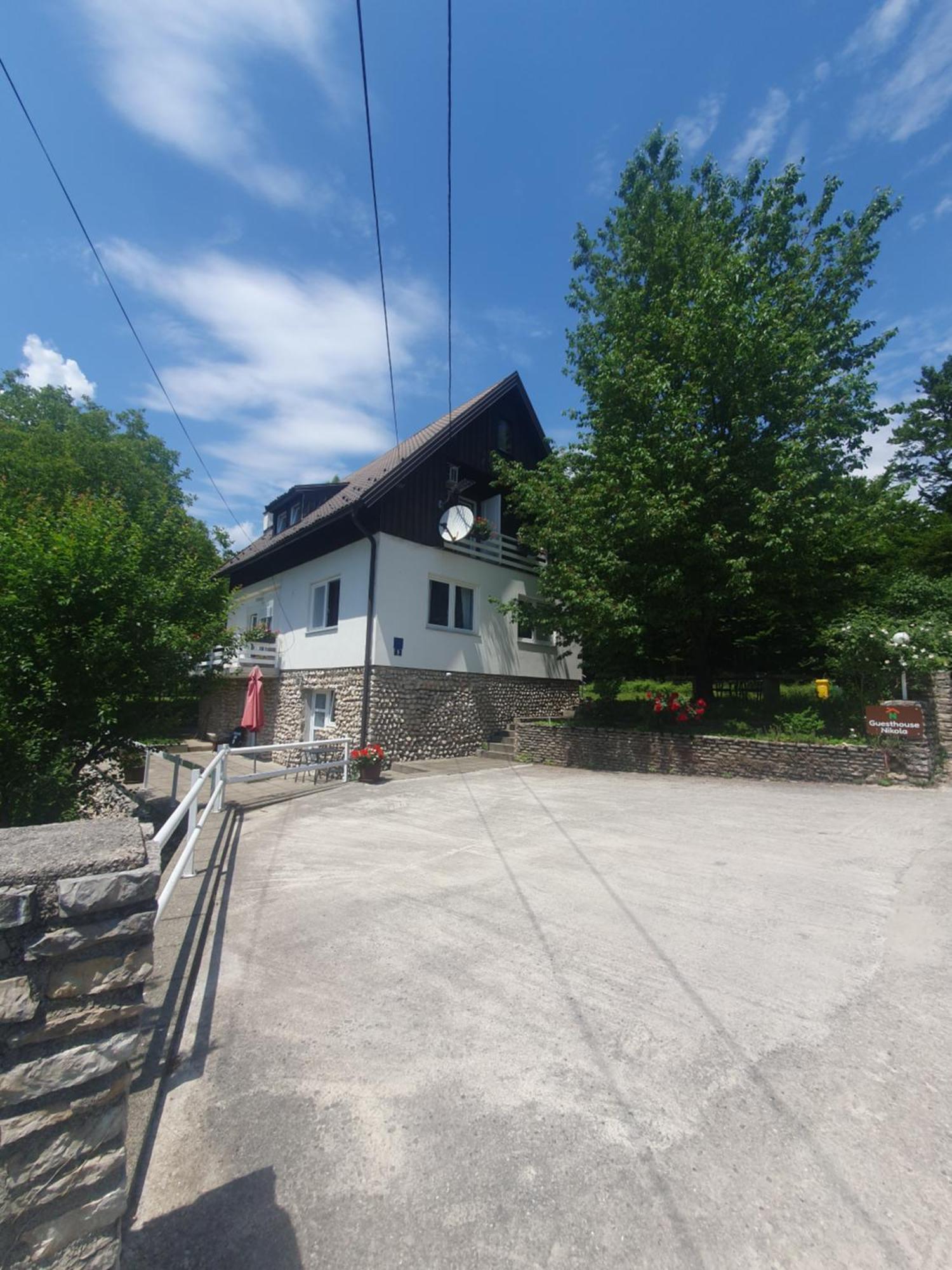 Guesthouse Nikola พลิตวิชกา เยเซรา ภายนอก รูปภาพ