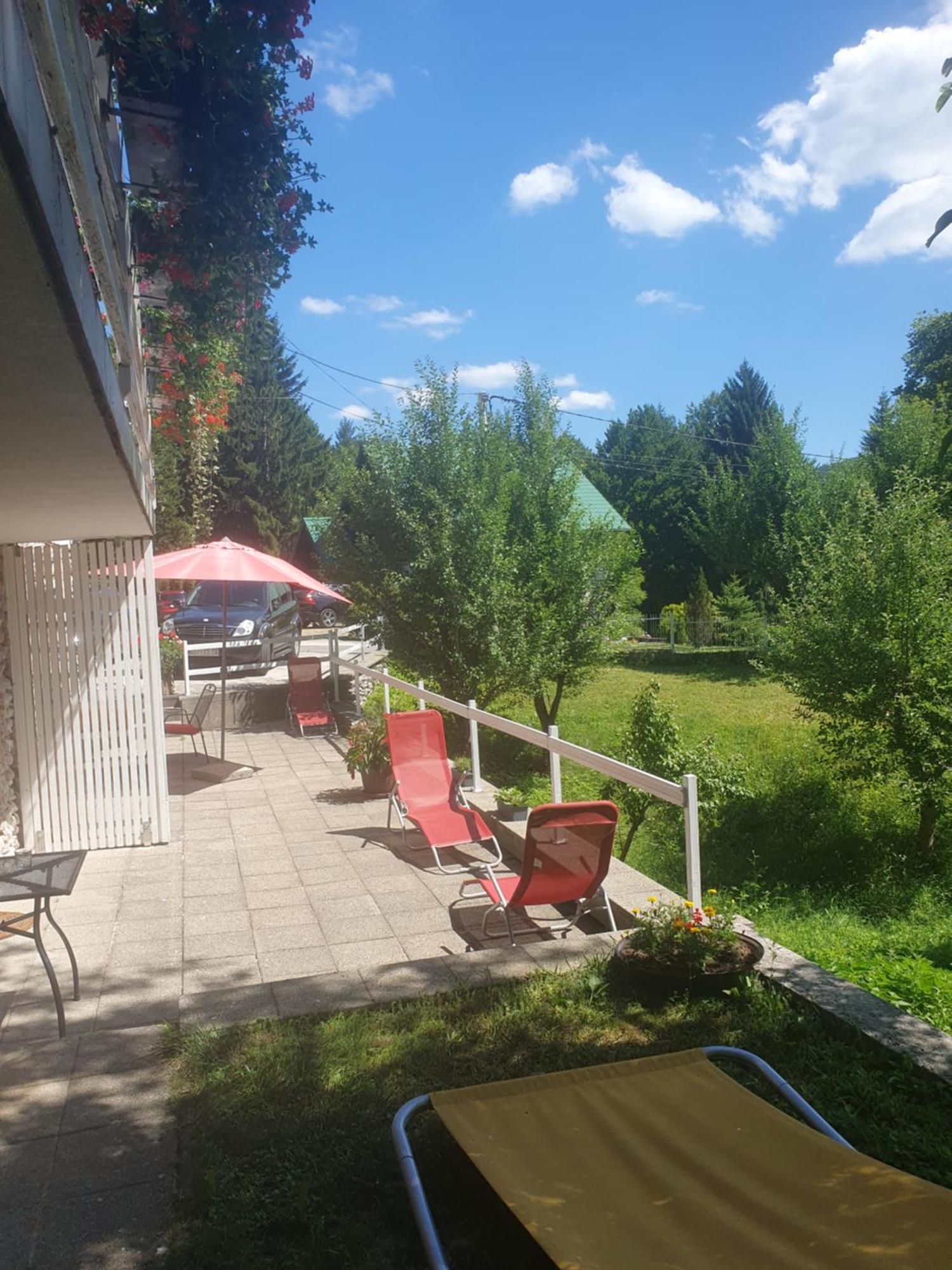 Guesthouse Nikola พลิตวิชกา เยเซรา ภายนอก รูปภาพ